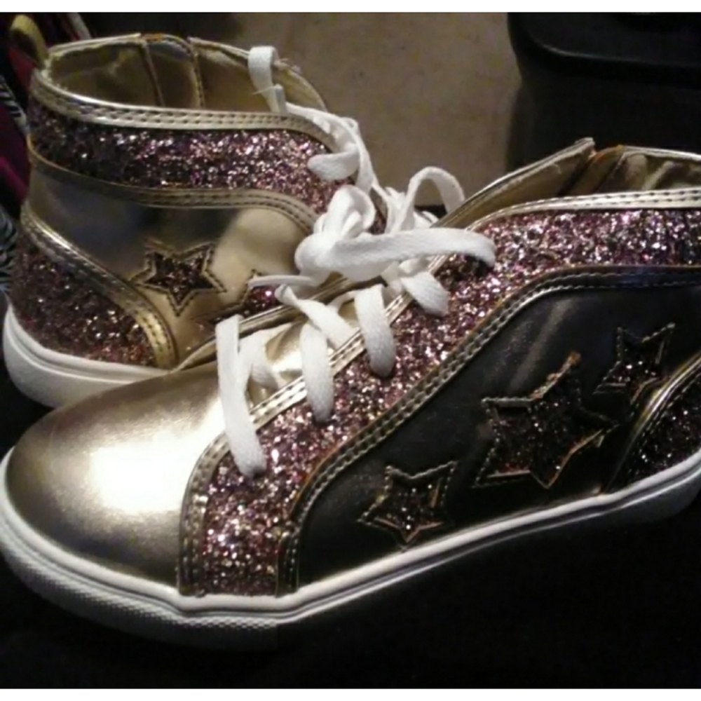 Girls' Mid Top Athletic Sneaker